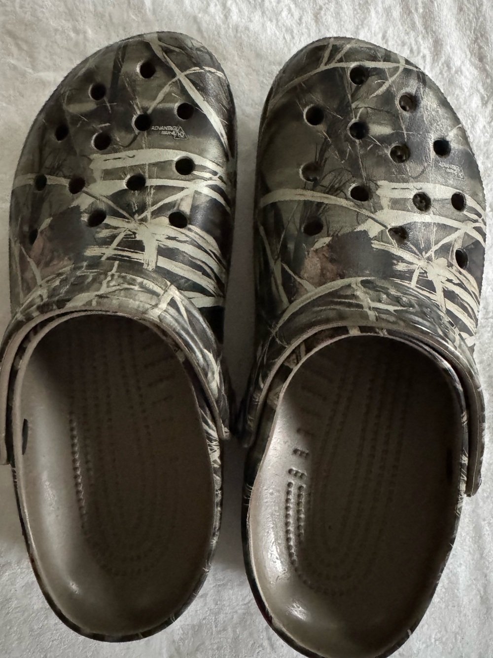 CROCS BRAND NEW Camo Pattern Slip-On Clogs in Olive and Tan